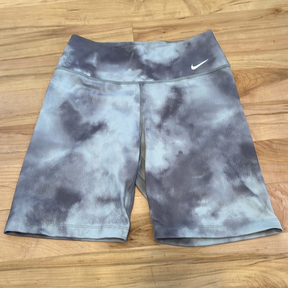Nike Dri-Fit Icon Clash Gray Tie Die Women’s Athletic Bike Shorts - Small